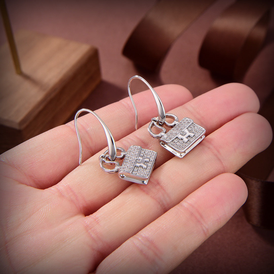 DIANA KELLY DIAMOND EARRINGS