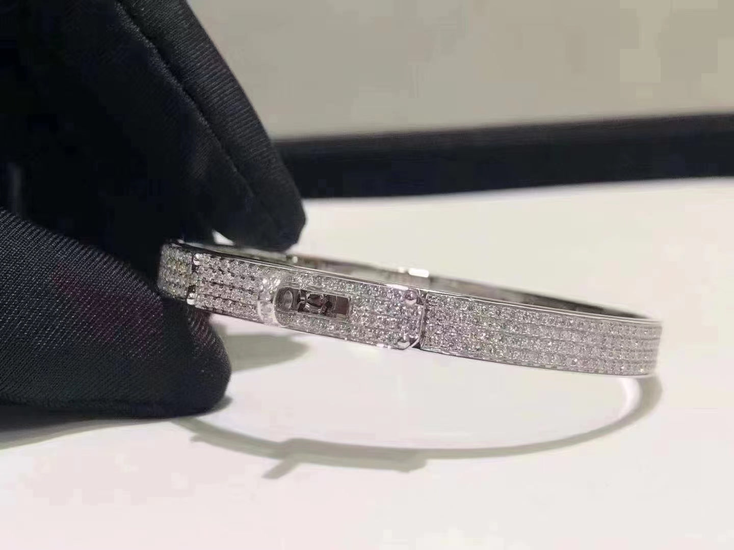 BRACELET DIANA HM KELLY EN ARGENT ET DIAMANTS ENTIÈREMENT PAVÉS