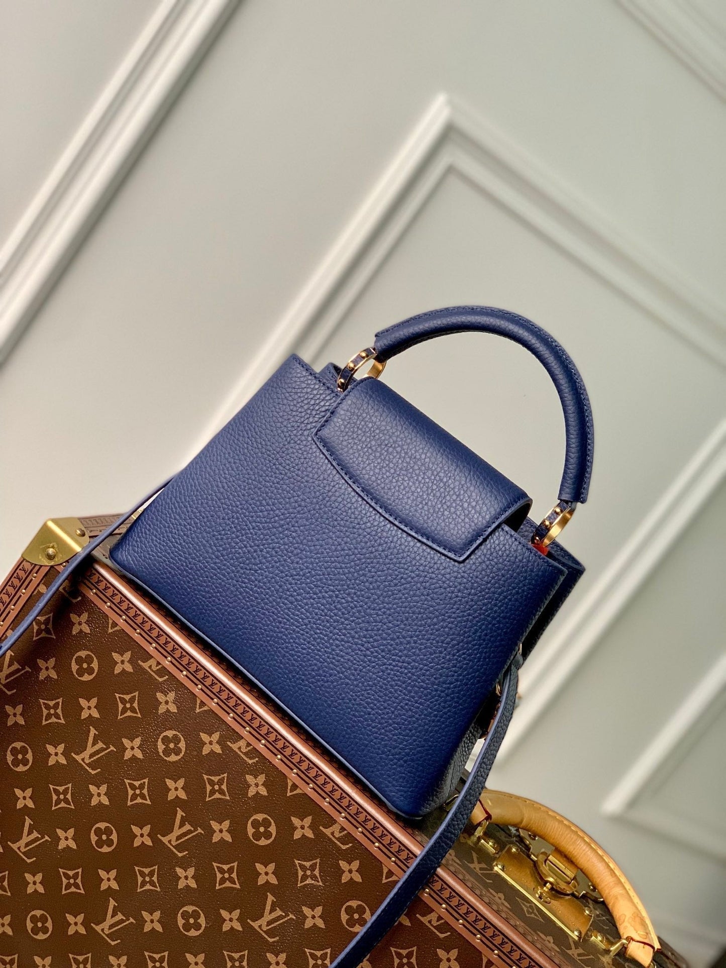 CAPUCINES BB 27 DARK BLUE TAURILLON MOP GOLD HARDWARE