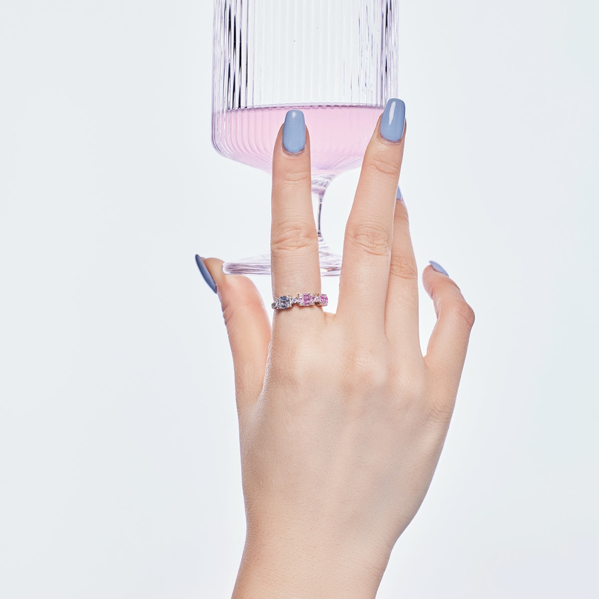 [HOT] Bague de fête unique et colorée en émeraude taillée