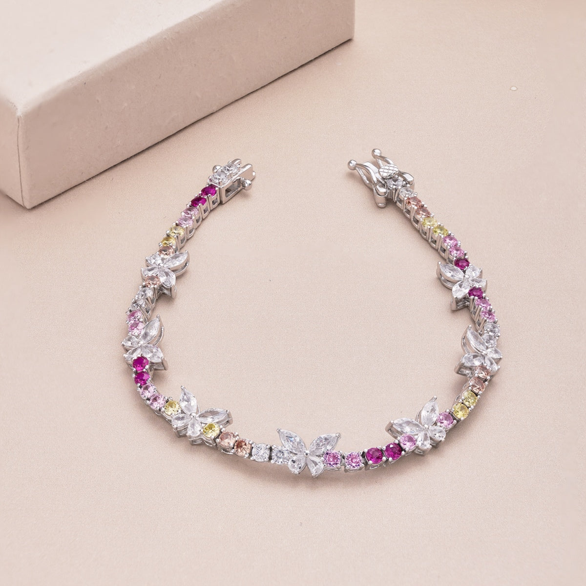 [HOT] Bracelet rond en forme de papillon coloré et orné