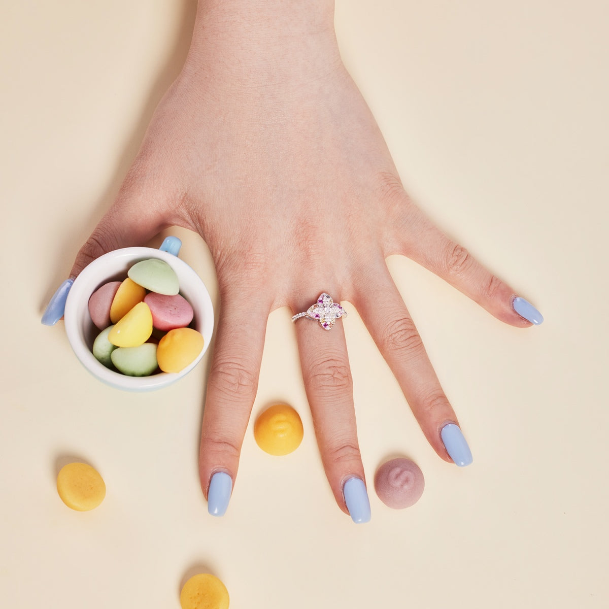 [HOT] Bague de banquet luxueuse en forme de fleur colorée