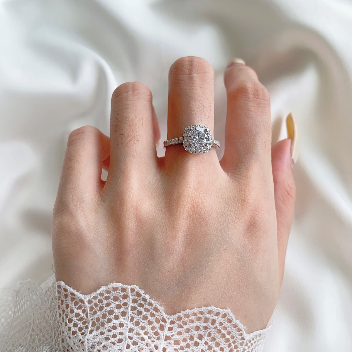 [HOT]Dazzling Resplendent Round Cut Wedding Ring