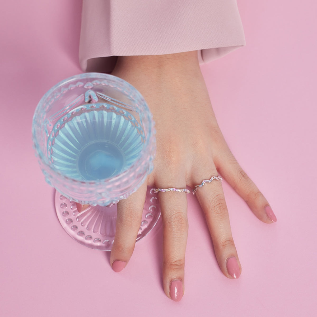 [HOT] Bague quotidienne ronde vibrante et ornée