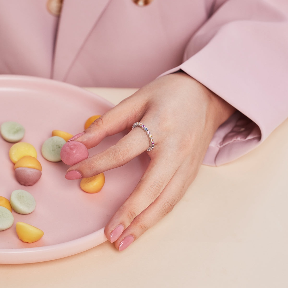 [HOT]Unique Scintillating Round Cut Daily Ring