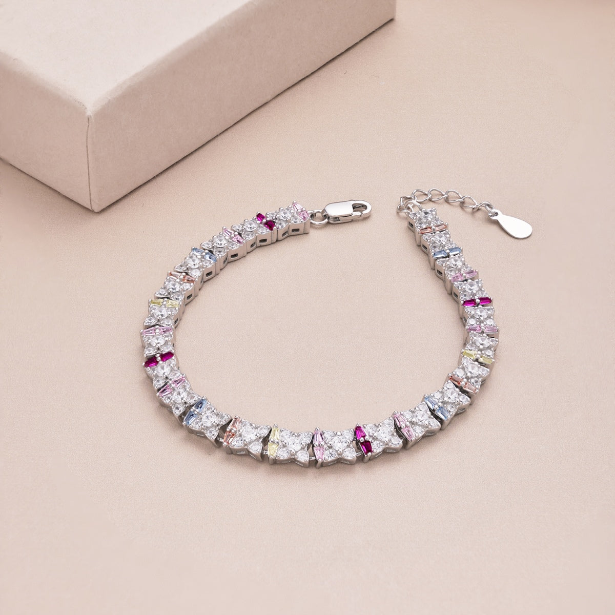 [HOT]Unique Colorful Flower Shape Daily Bracelet