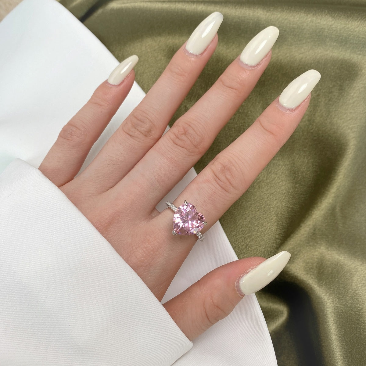 [HOT]6.0 Carat Luxurious Sparkling Romantic Heart Cut Lover Ring