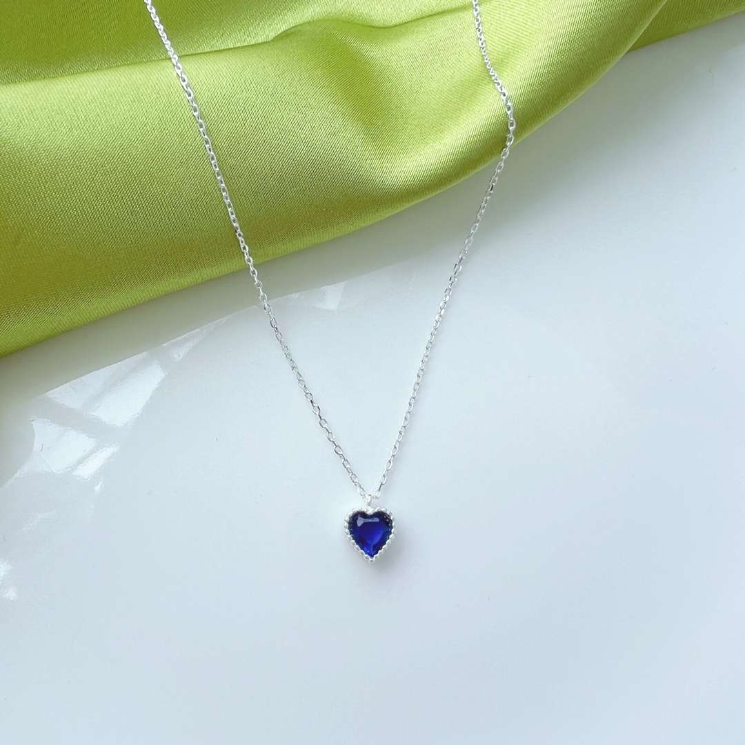 [HOT]Ornate Heart Shape Necklace