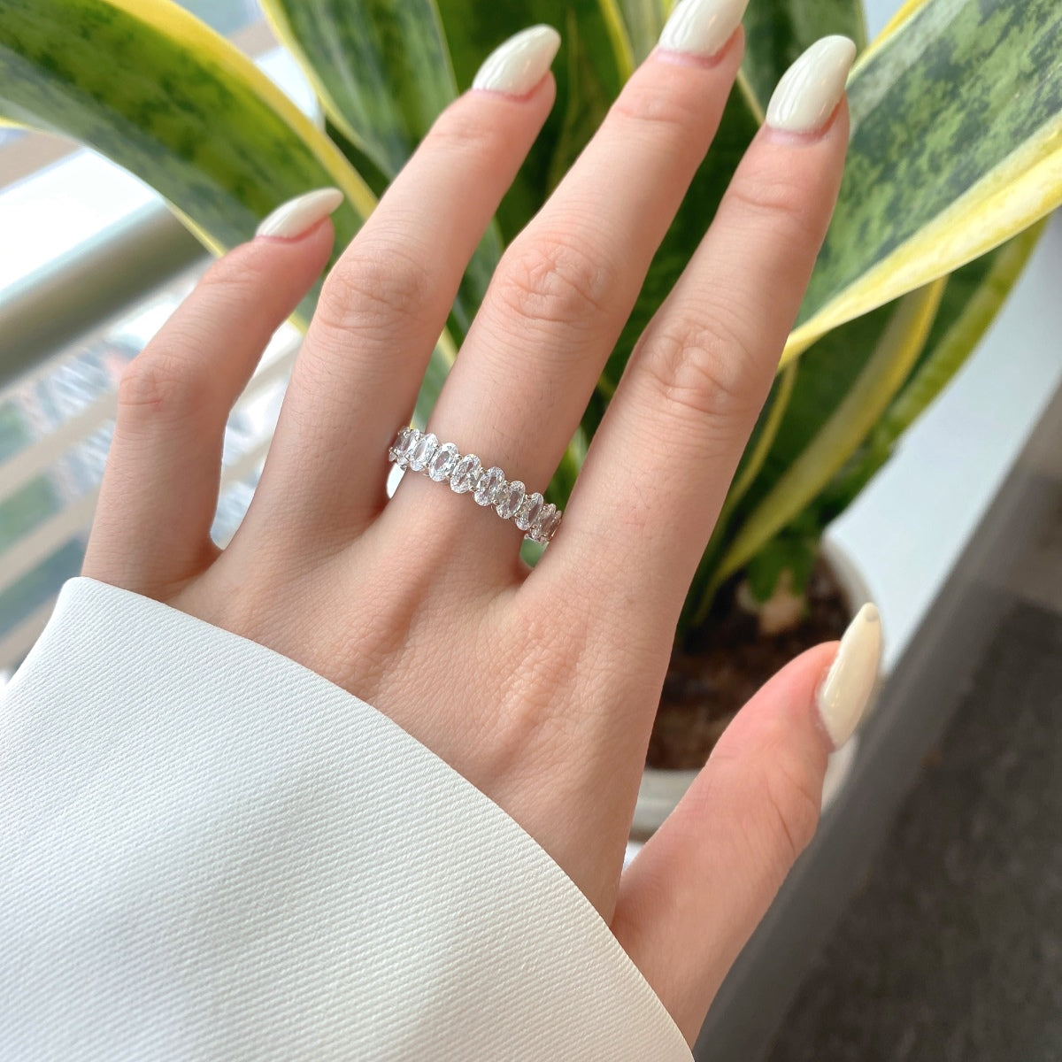 [HOT]Ornate Oval Cut Tennis Ring