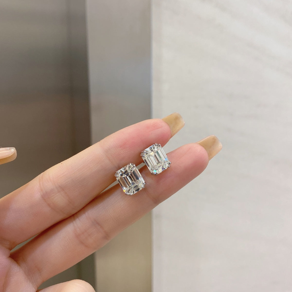 [HOT]Dazzling Square Shape Earrings