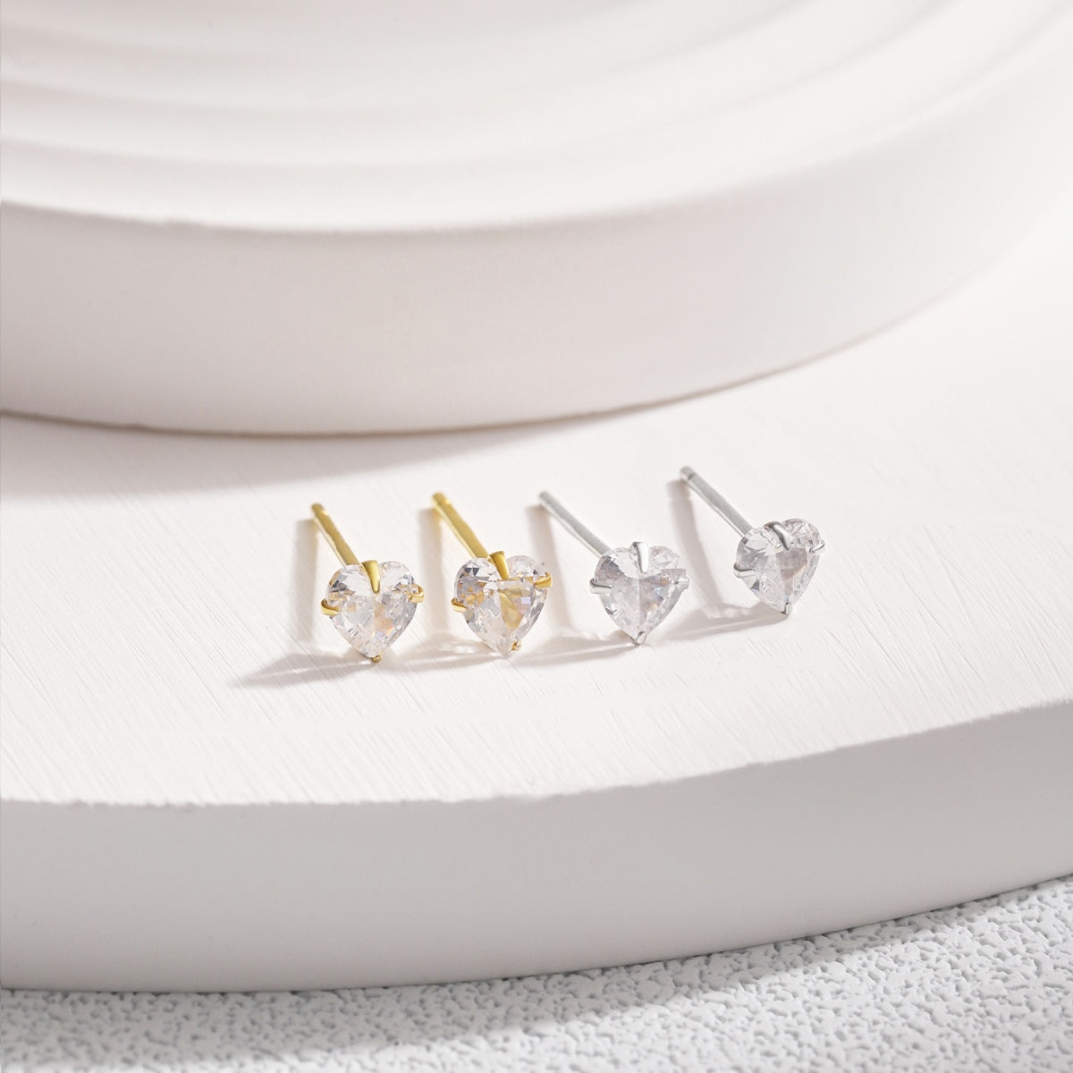 [HOT]Sparkling Heart Shaped Simple Earrings