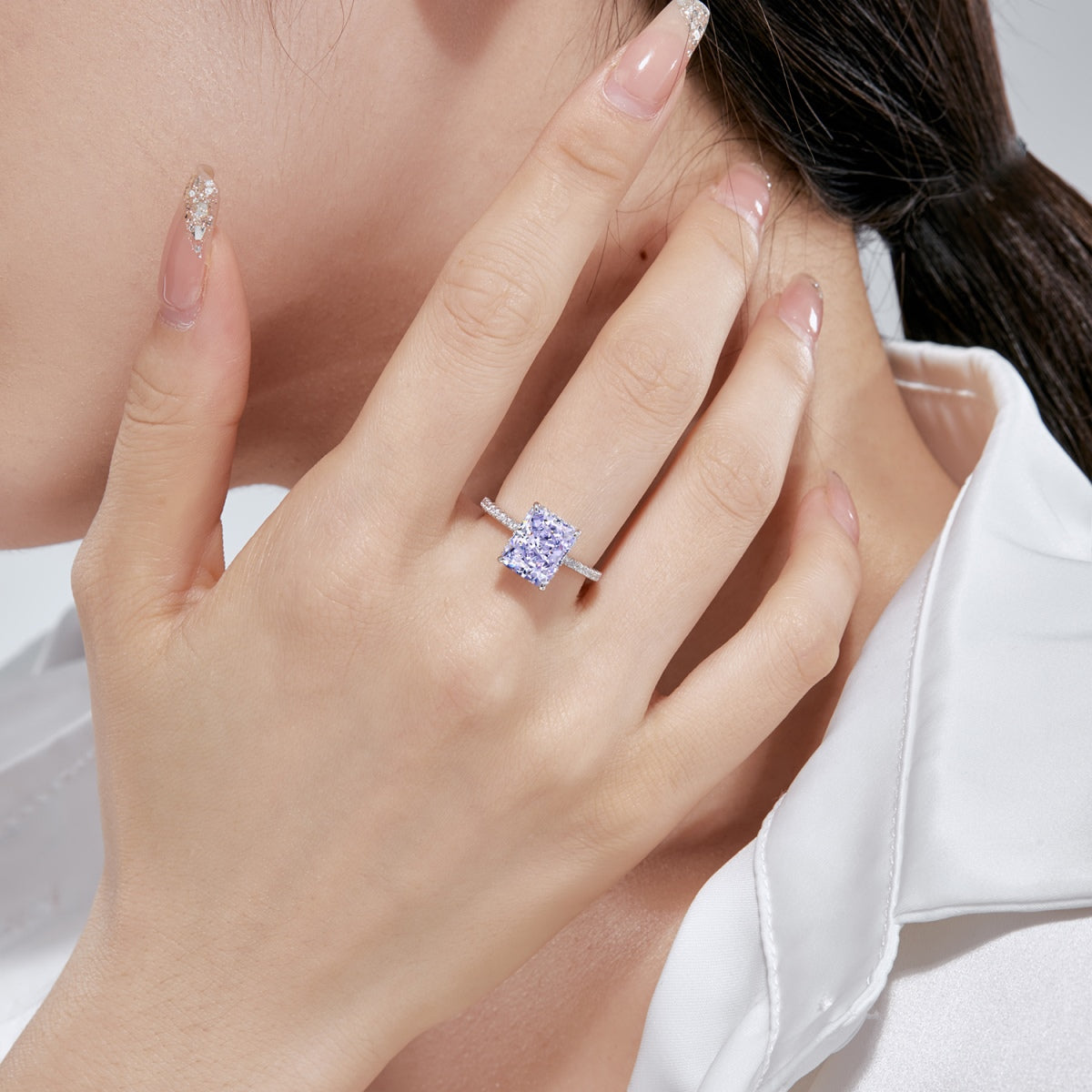 [HOT]4.0 Carat Luxurious Engagement Ring