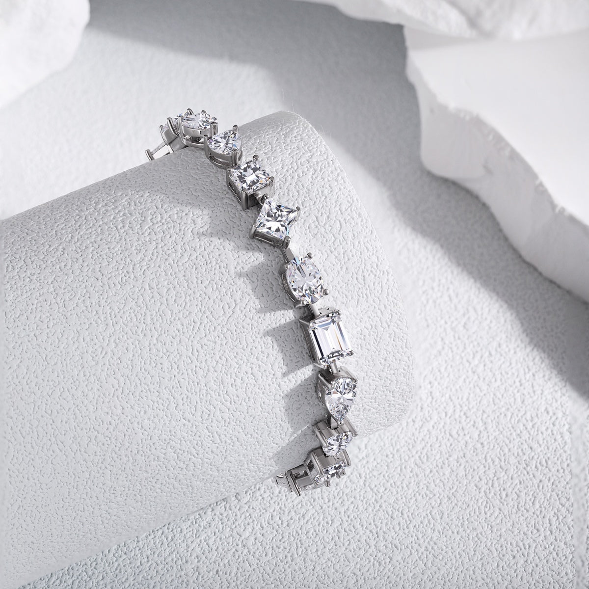 [HOT]Unique Exquisite Multi Cut Daily Bracelet