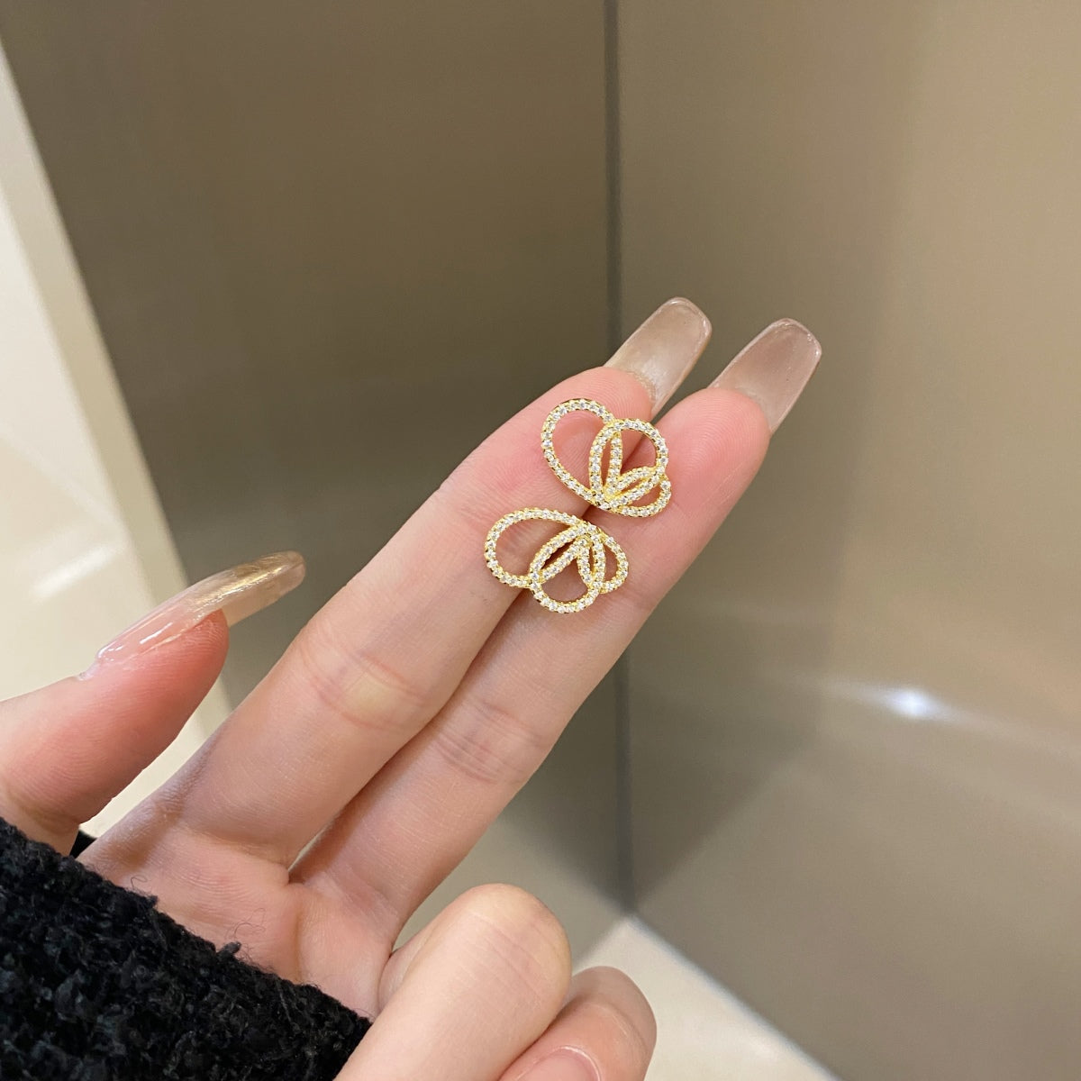 [HOT]Exquisite Butterfly Shape Earrings