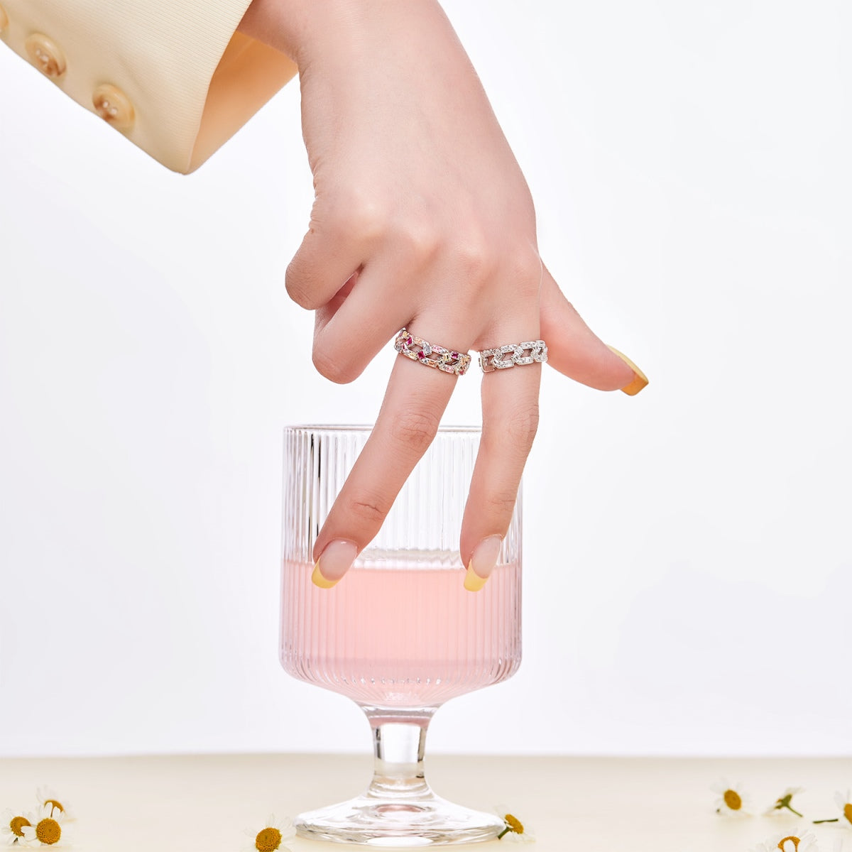 [HOT] Bague quotidienne scintillante et vibrante taille émeraude