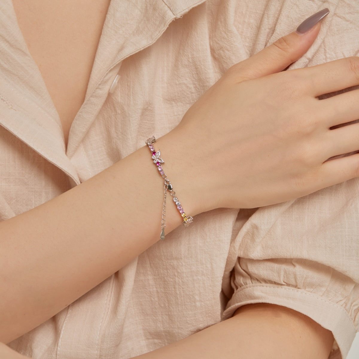 [HOT] Bracelet rond en forme de papillon coloré et orné