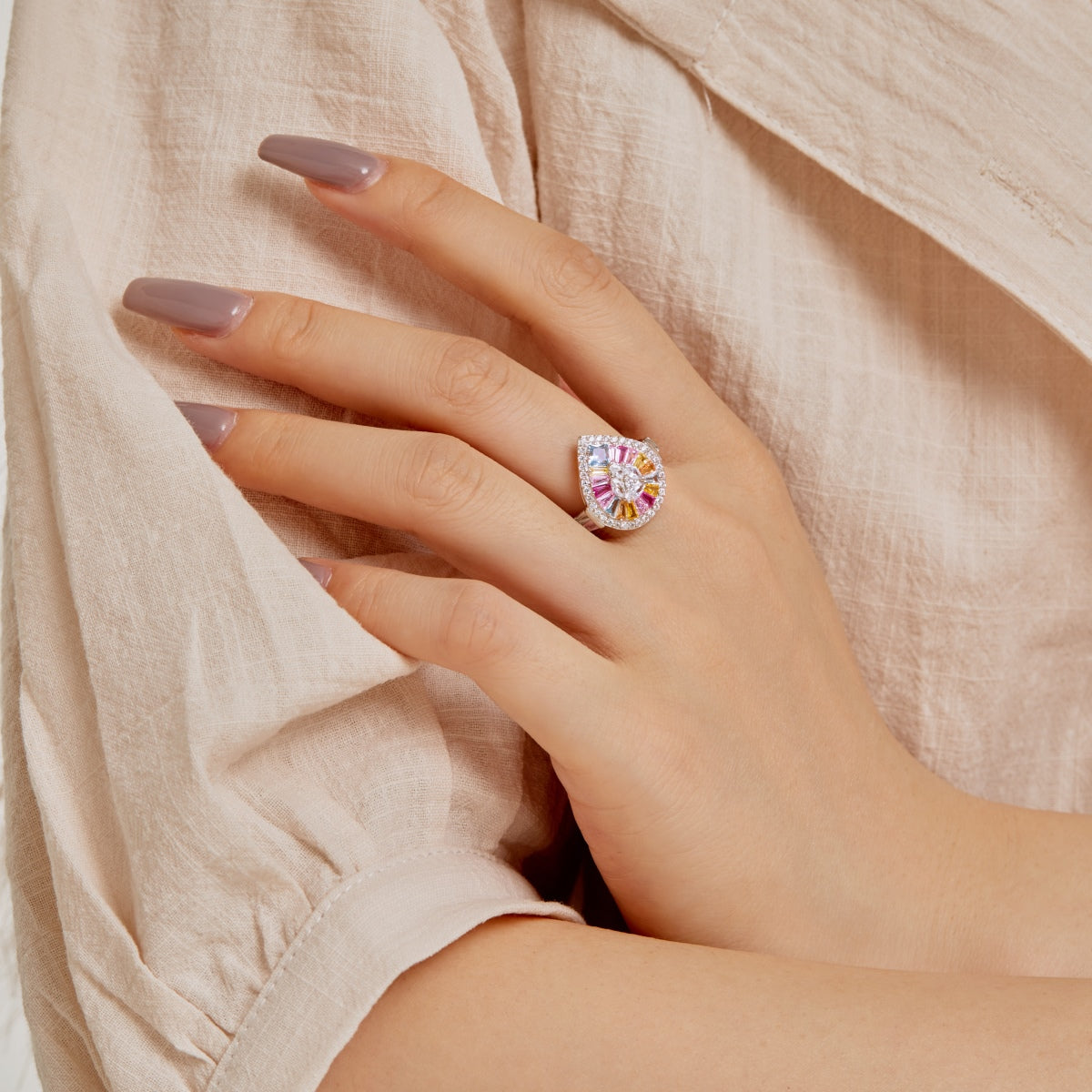 [HOT]Elegant Colorful Water Drop Shape Banquet Ring
