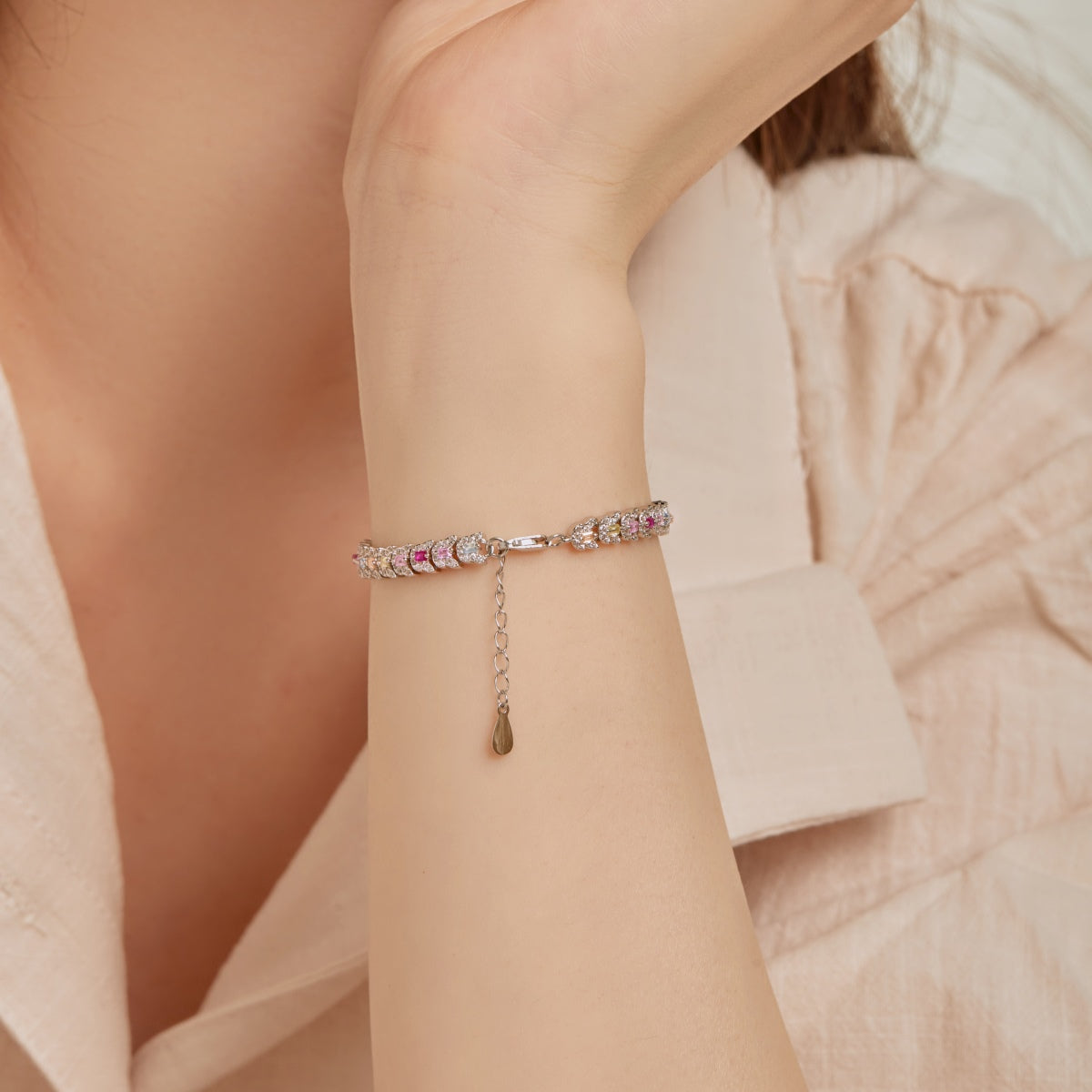 [HOT]Delicate Colorful Multi Cut Daily Bracelet