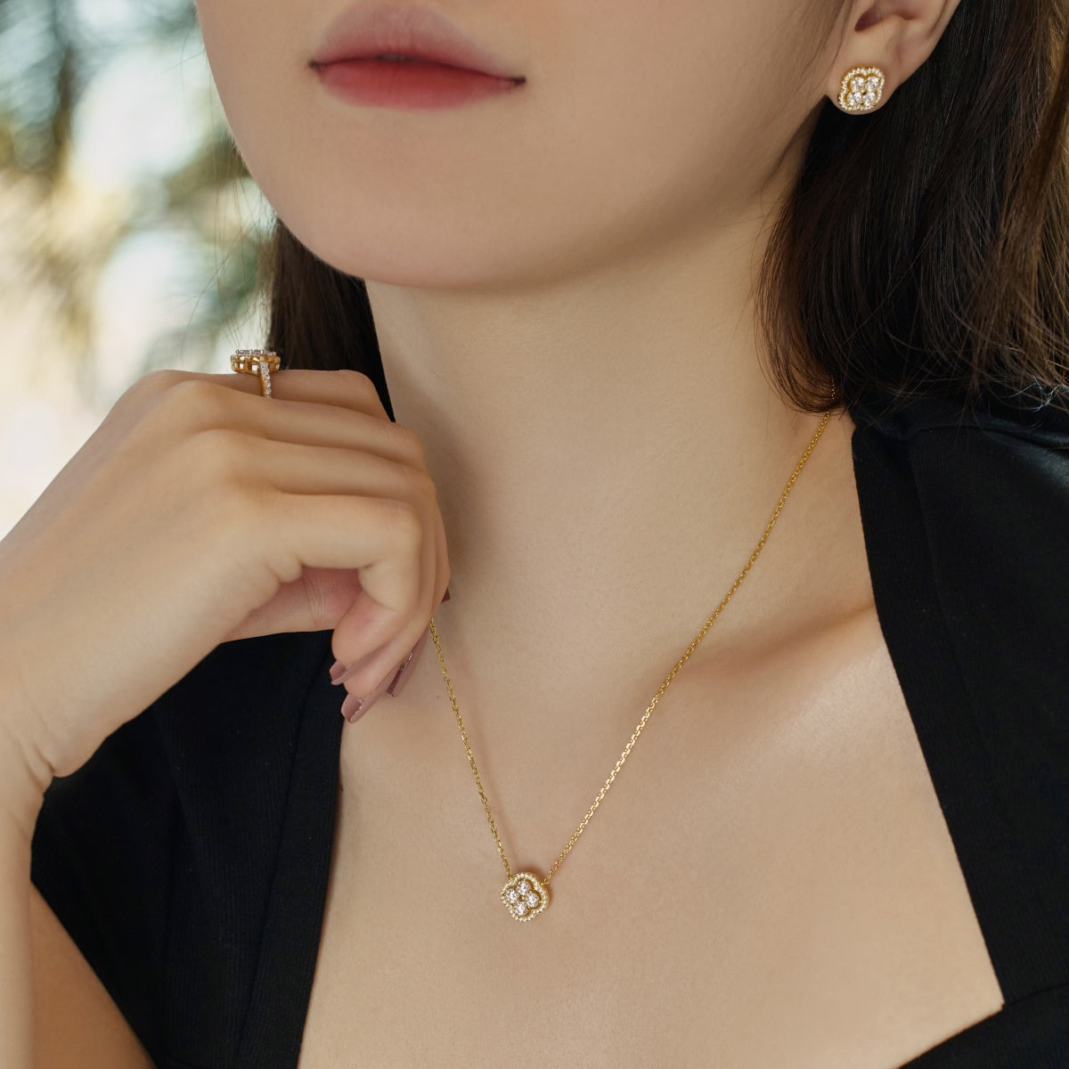 [HOT]Exquisite Necklace With Four-Leaf Clover Flower Design
