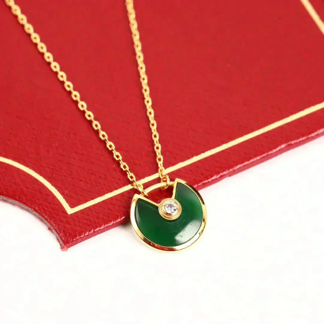COLLIER MALACHITE OR AMULETTE DIANA