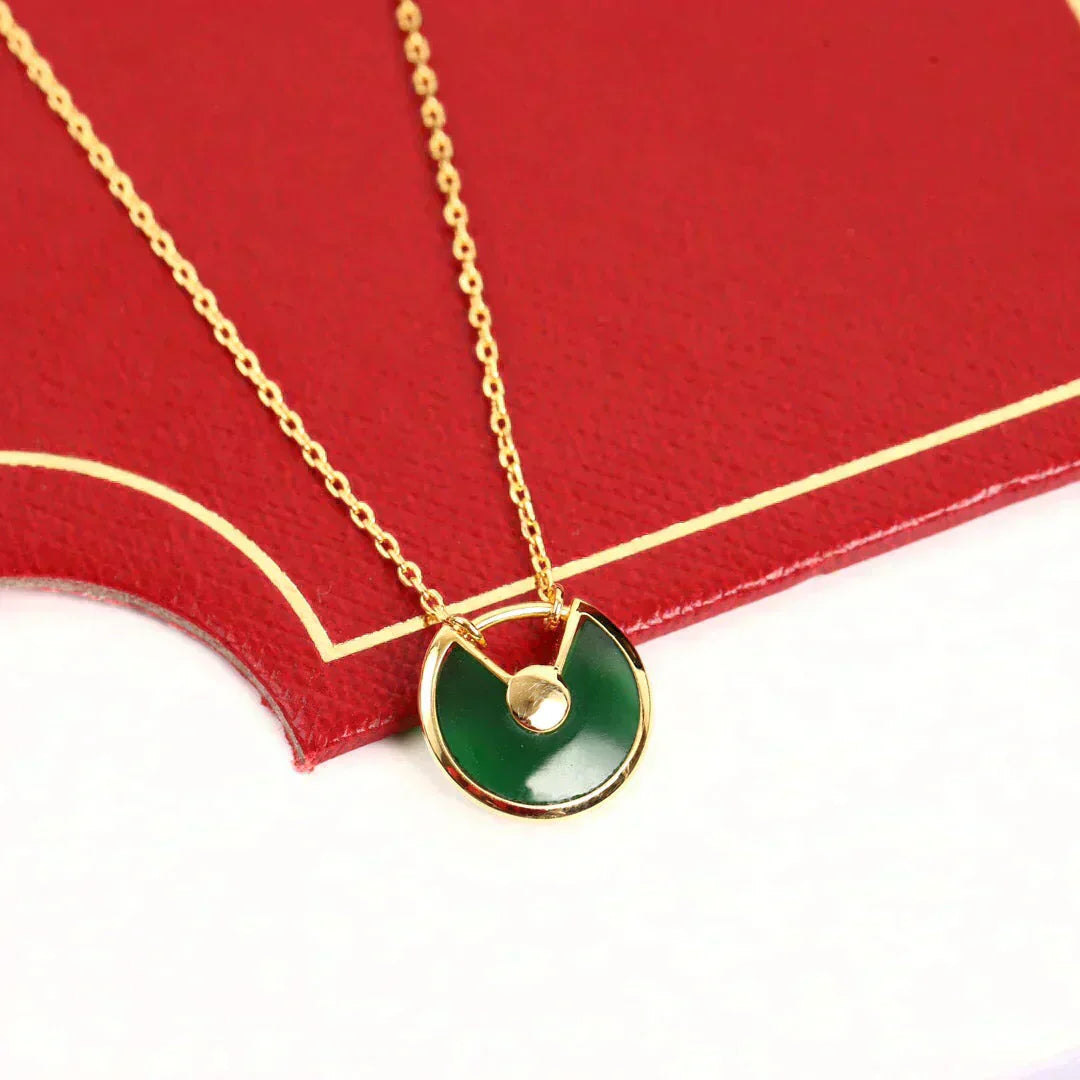 COLLIER MALACHITE OR AMULETTE DIANA