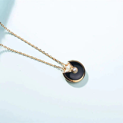 DIANA AMULETTE GOLD CARNELIAN ONYX NECKLACE