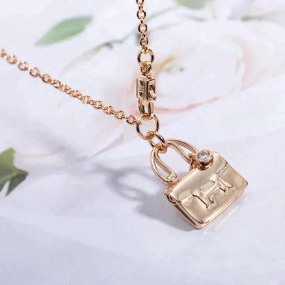 COLLIER PÉDANT DIANA AMULETTE EN OR ROSE