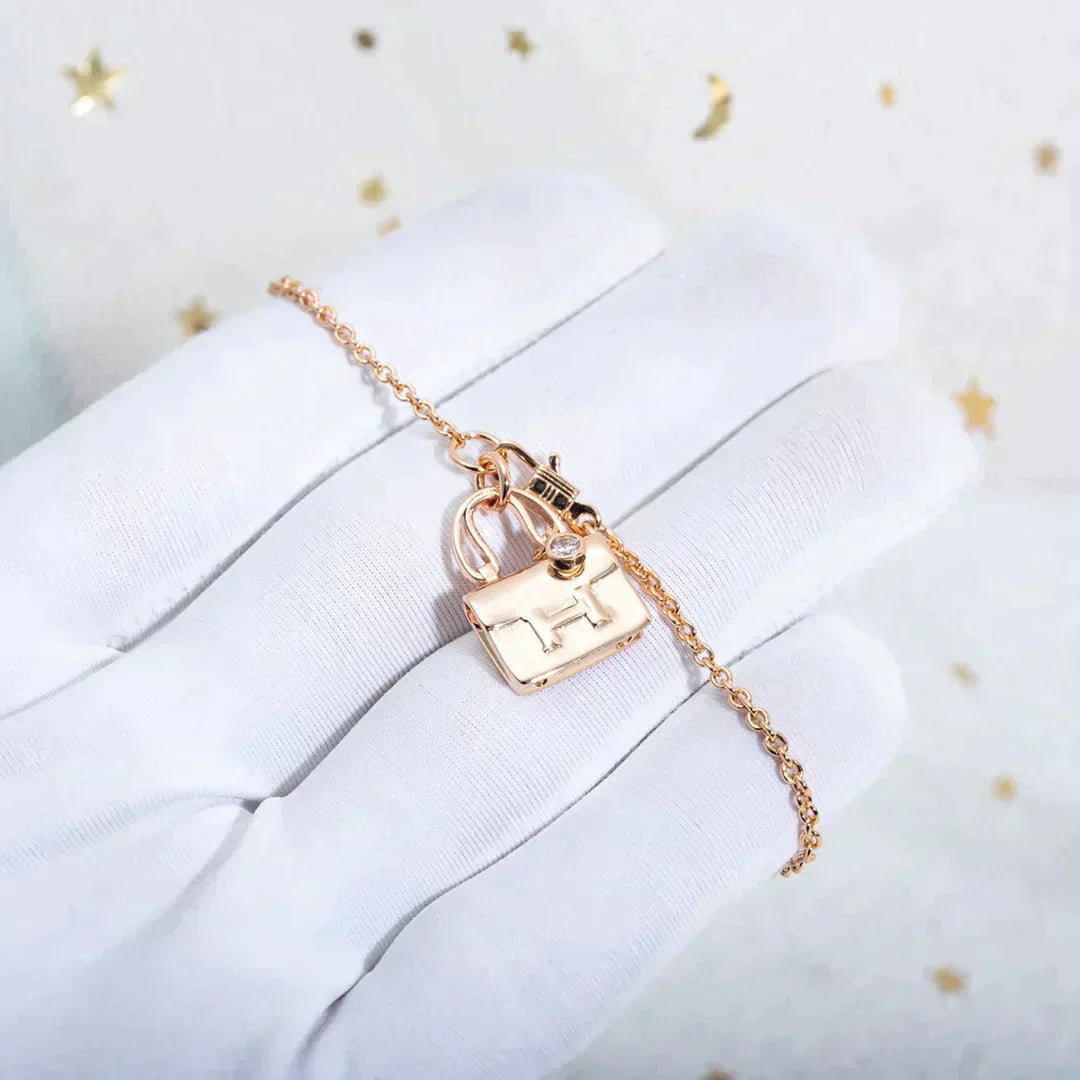 COLLIER PÉDANT DIANA AMULETTE EN OR ROSE