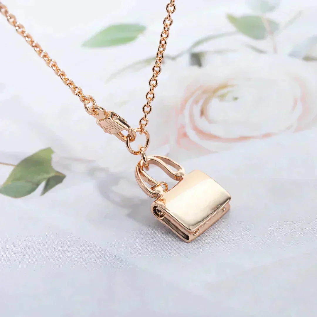 COLLIER PÉDANT DIANA AMULETTE EN OR ROSE