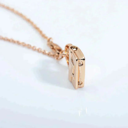 COLLIER PÉDANT DIANA AMULETTE EN OR ROSE