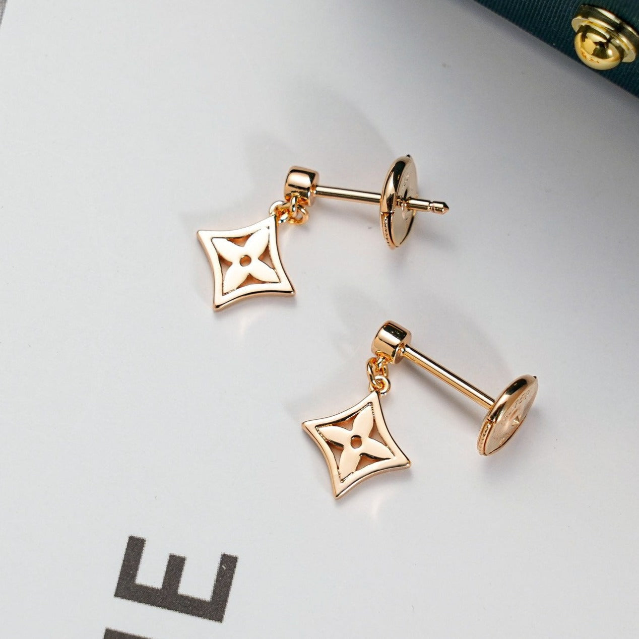 BOUCLES D'OREILLES DIANA STAR OR