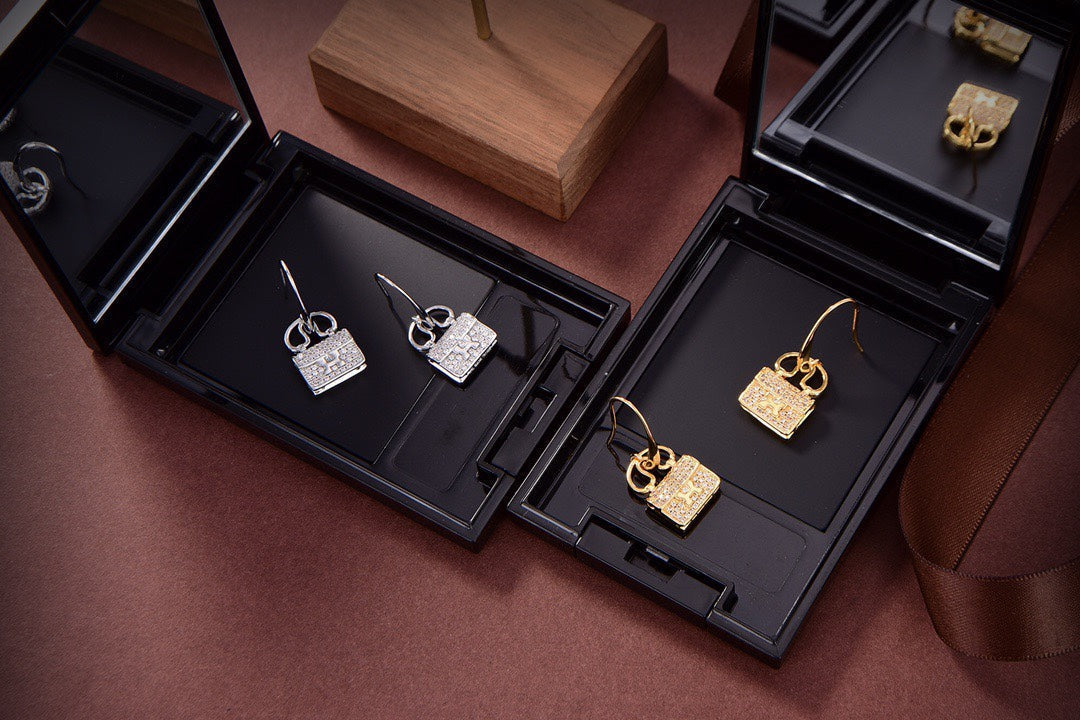 DIANA KELLY DIAMOND EARRINGS