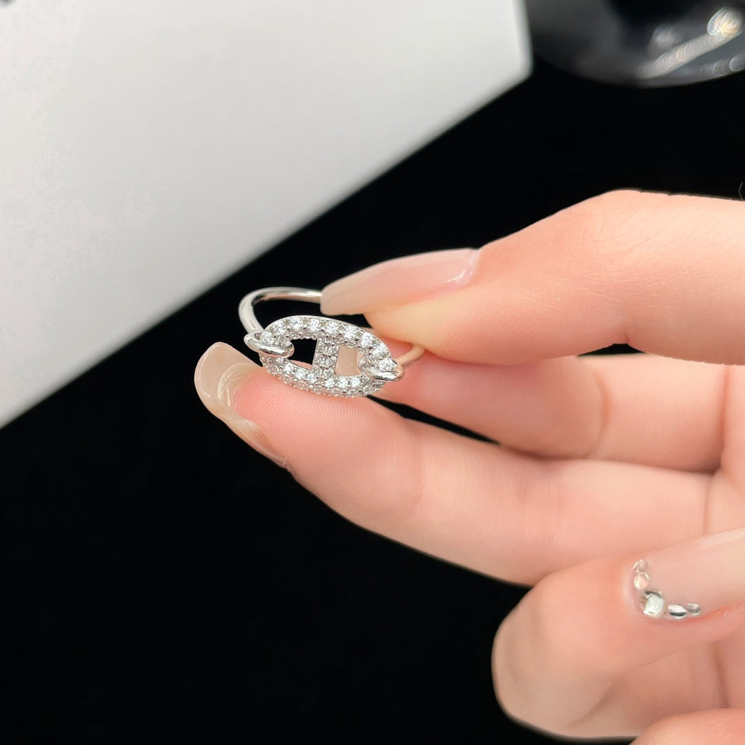 DIANA RONDE SMALL SILVER DIAMOND RING