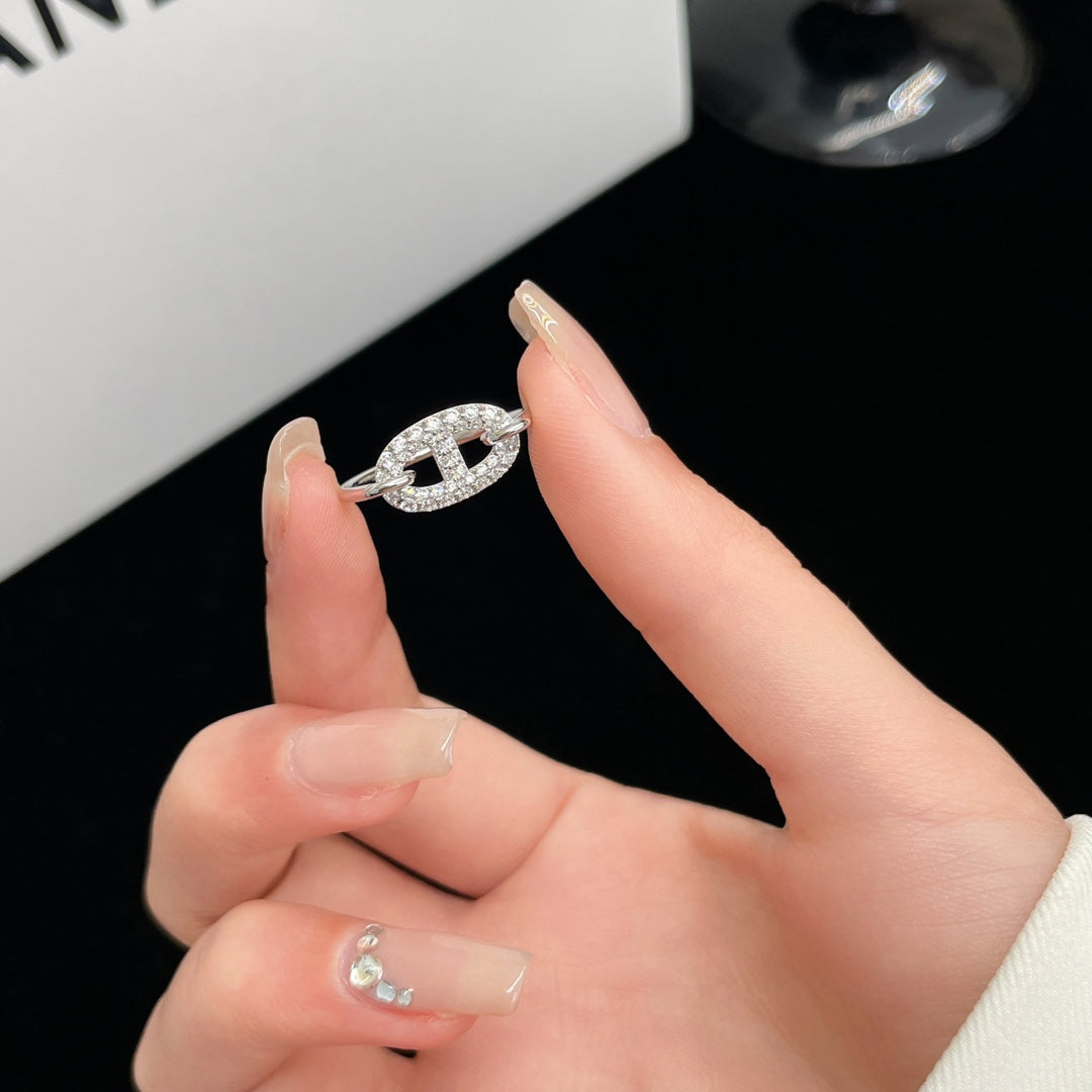 DIANA RONDE SMALL SILVER DIAMOND RING