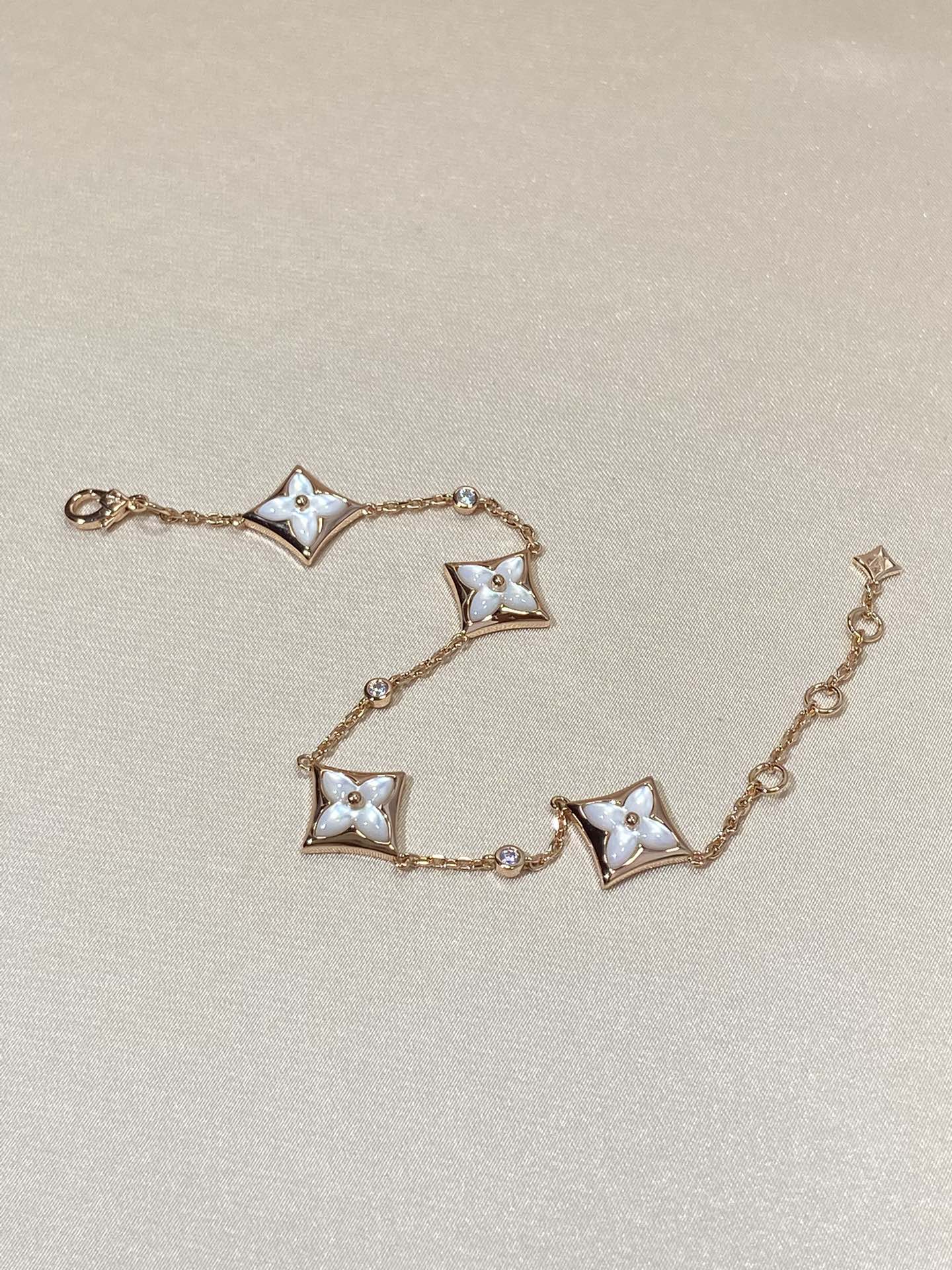 DIANA STAR 4 MOTIF MOP DIAMOND PINK GOLD BRACELET