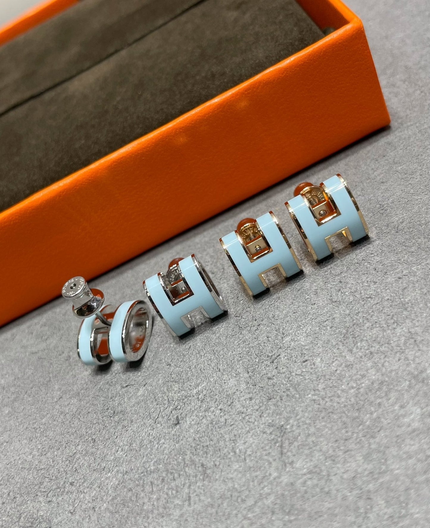DIANA POP H SKY BLUE STUD EARRINGS