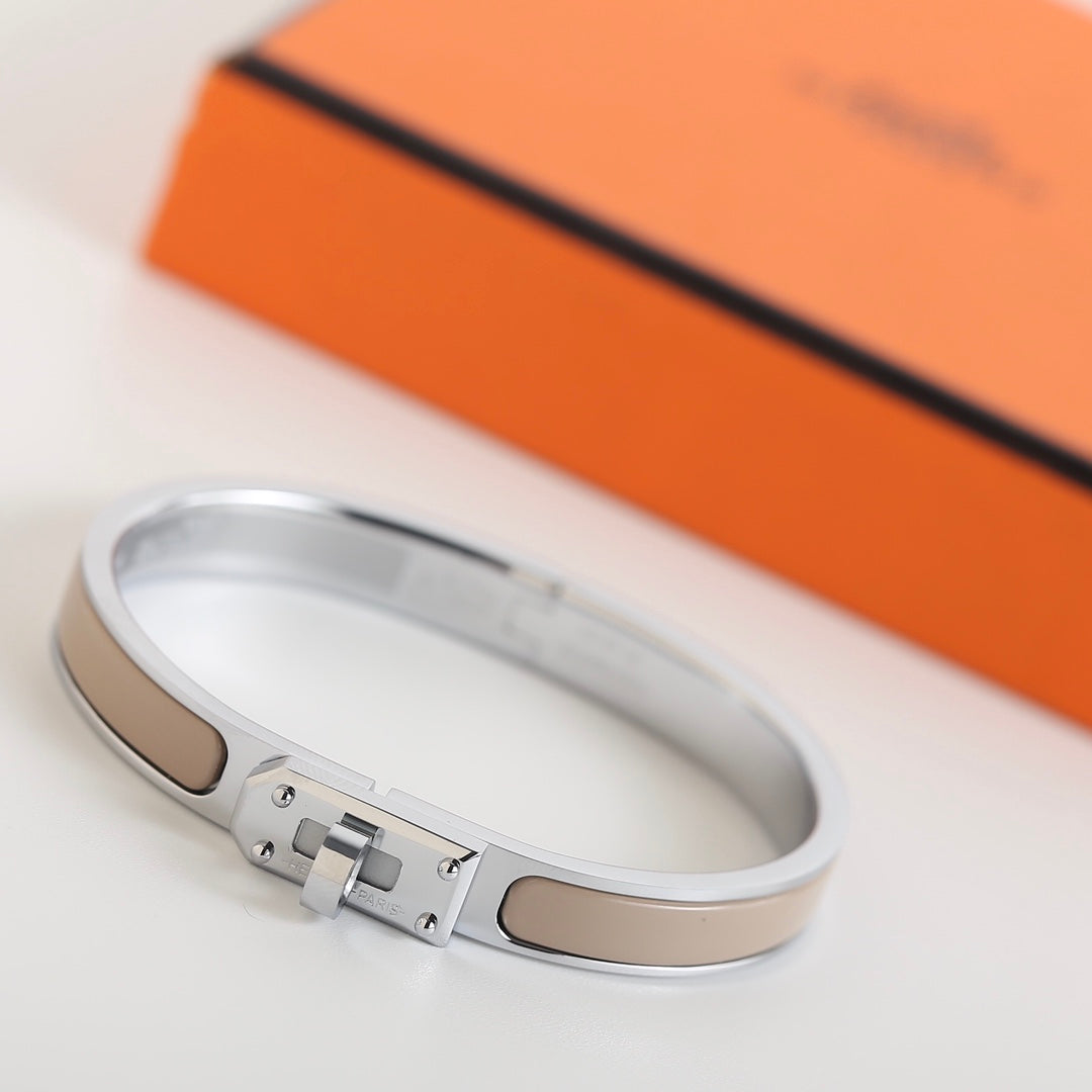 DIANA HM KELLY GREY BRACELET