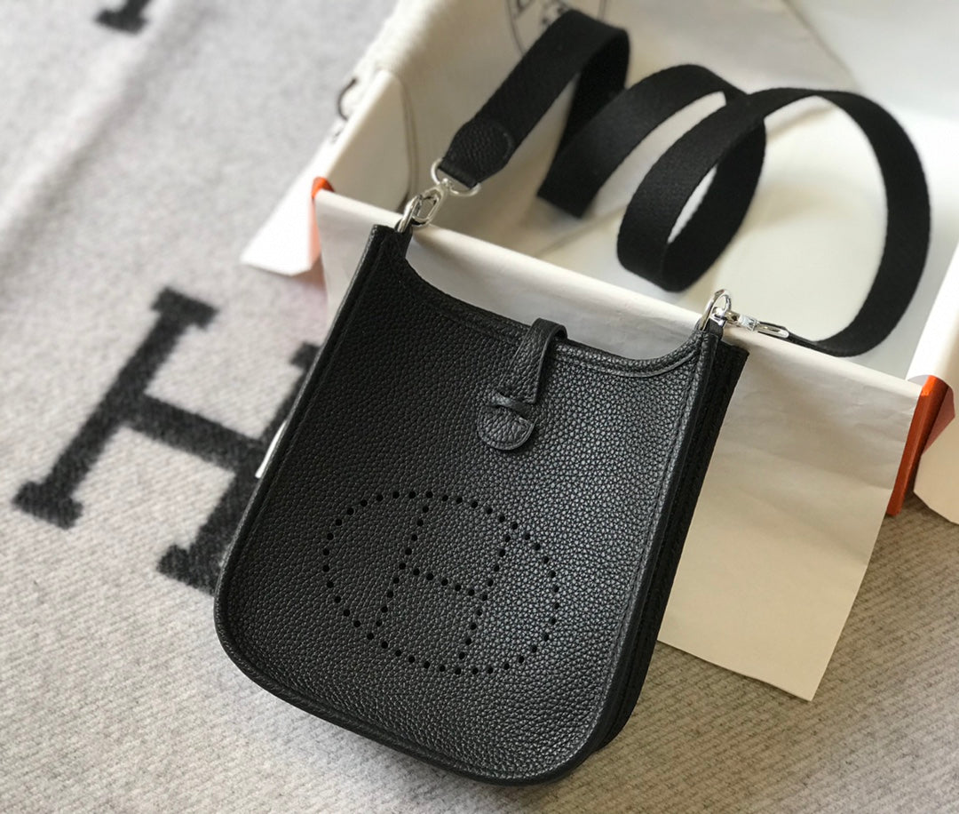 Mini Evelyne 18cm Black Togo Silver Hardware