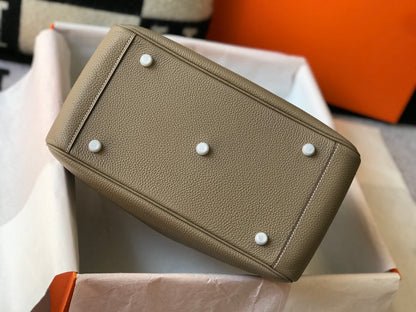 HM LINDY 30 BAG KHAKI TAURILLON CLEMENCE LEATHER