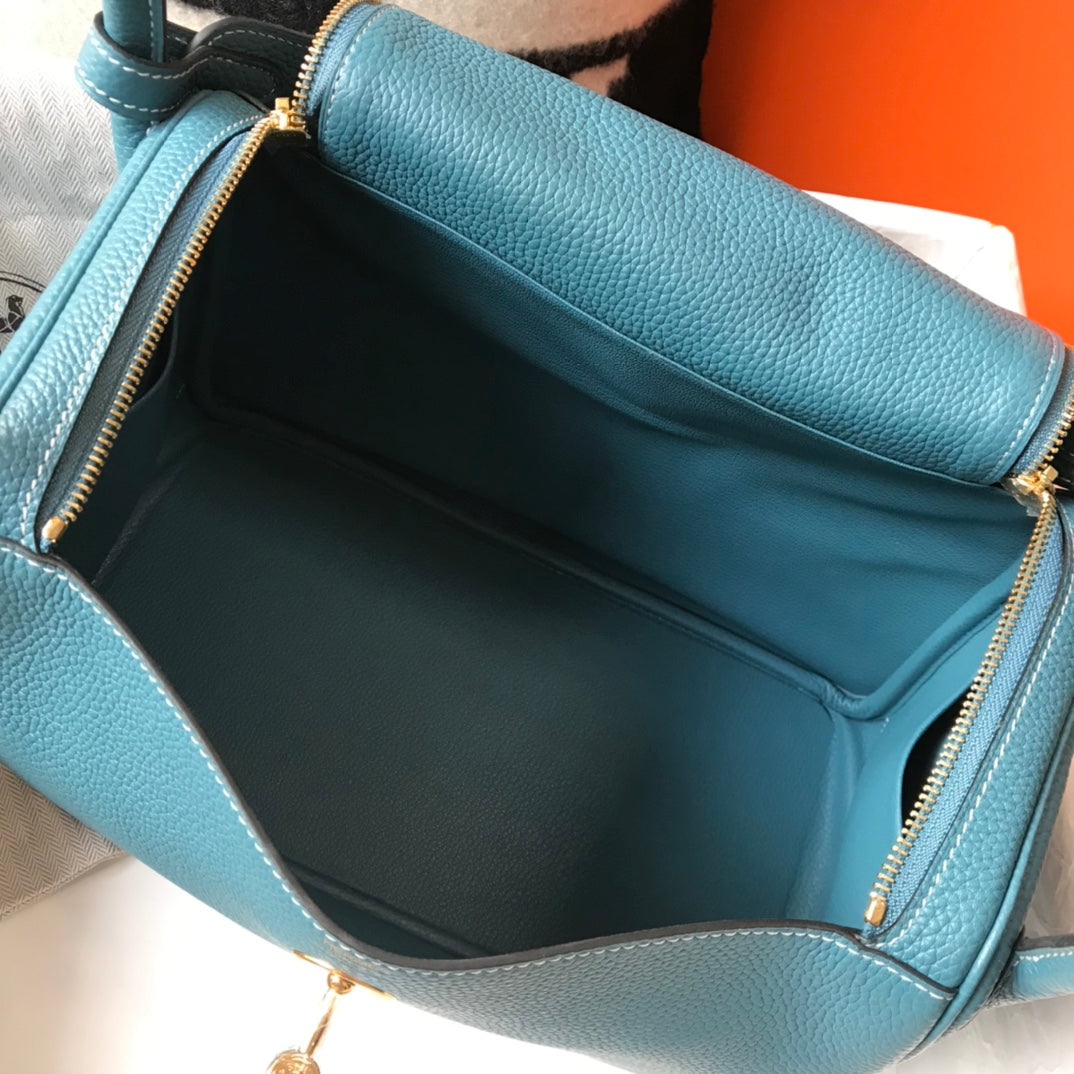 HM LINDY 26 BAG SAPPHIRE TAURILLON CLEMENCE LEATHER