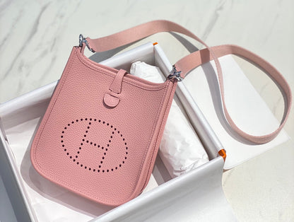 Mini Evelyne 18cm Pink Togo Silver Hardware