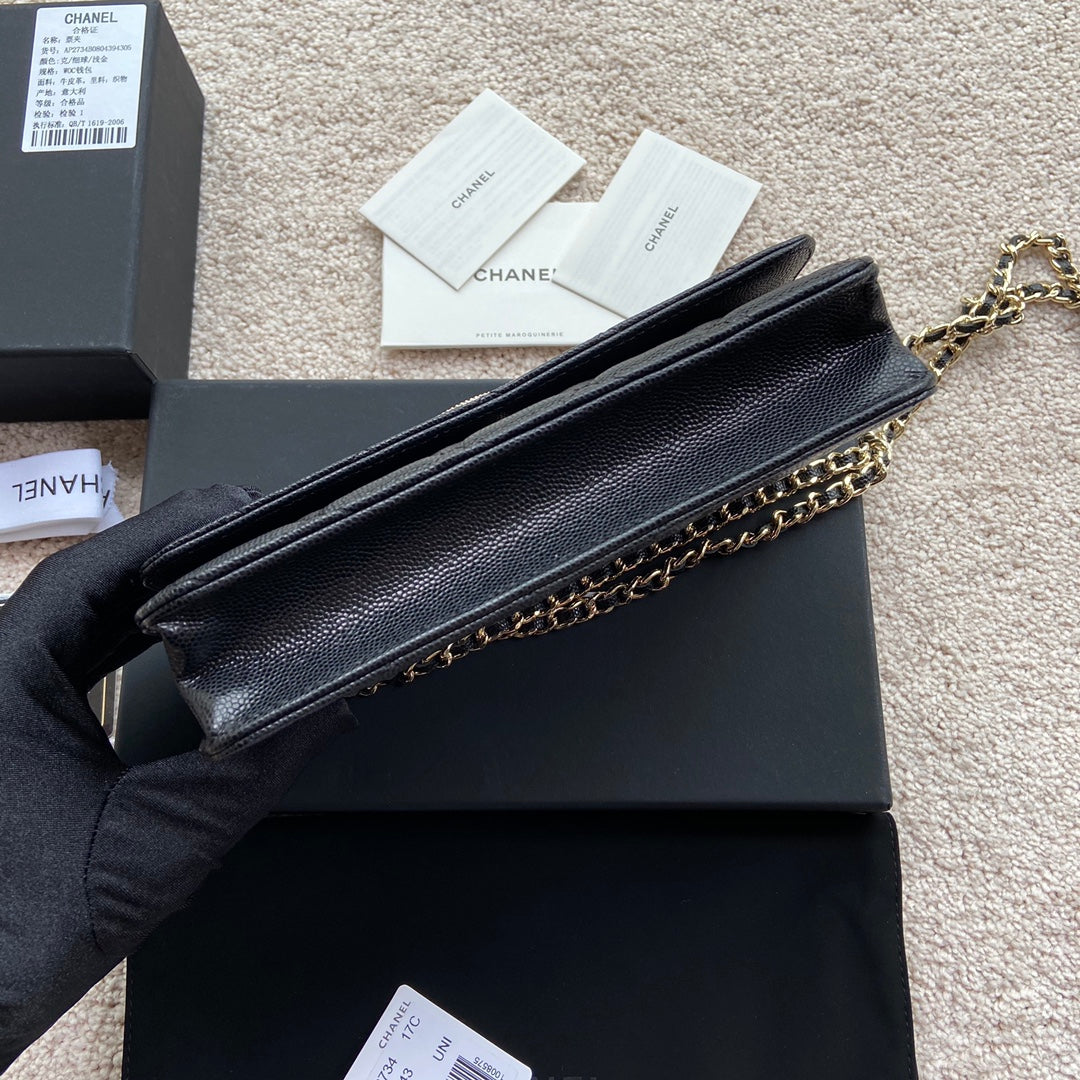 CC Classic Woc 20cm Black Grained Calfskin Diamond Gold Hardware