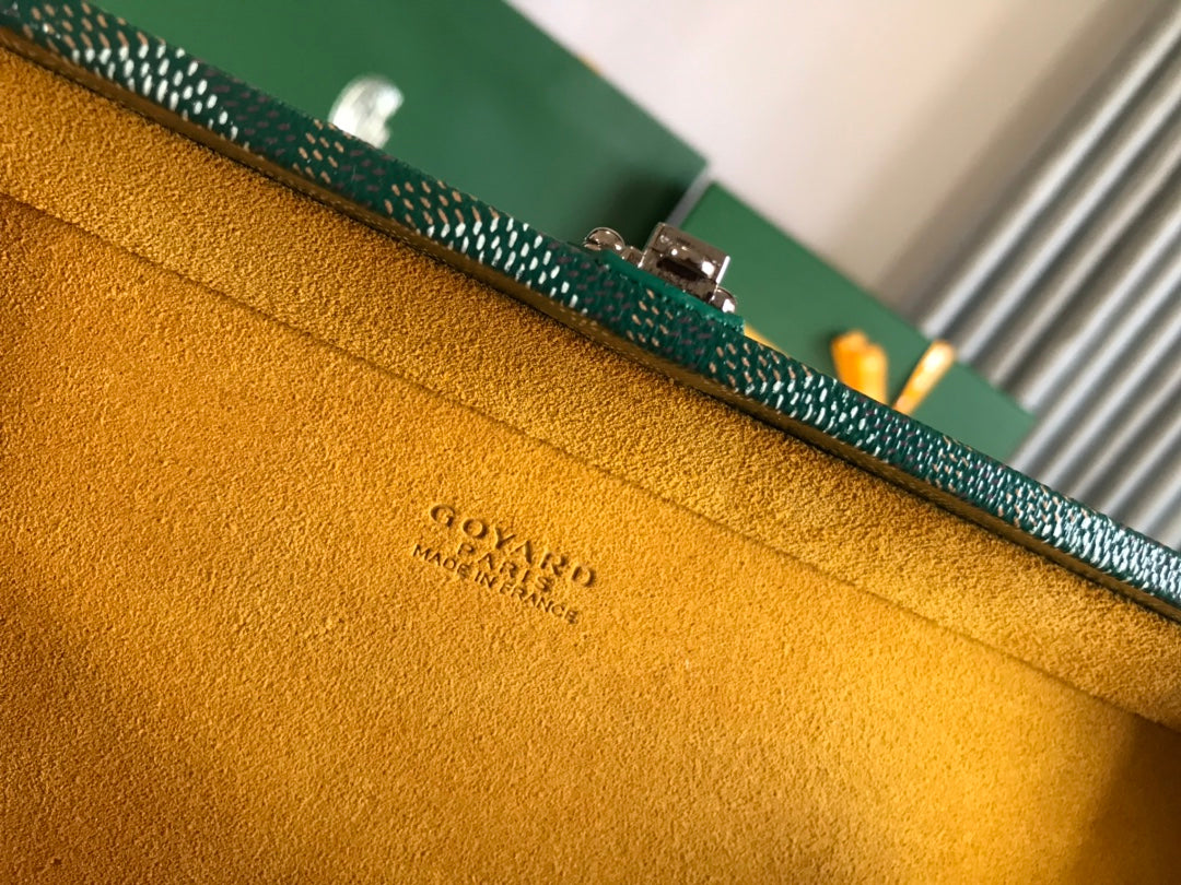 GRAND H?TEL TRUNK BAG 24 IN GREEN GOYARDINE CANVAS AND CALFSKIN