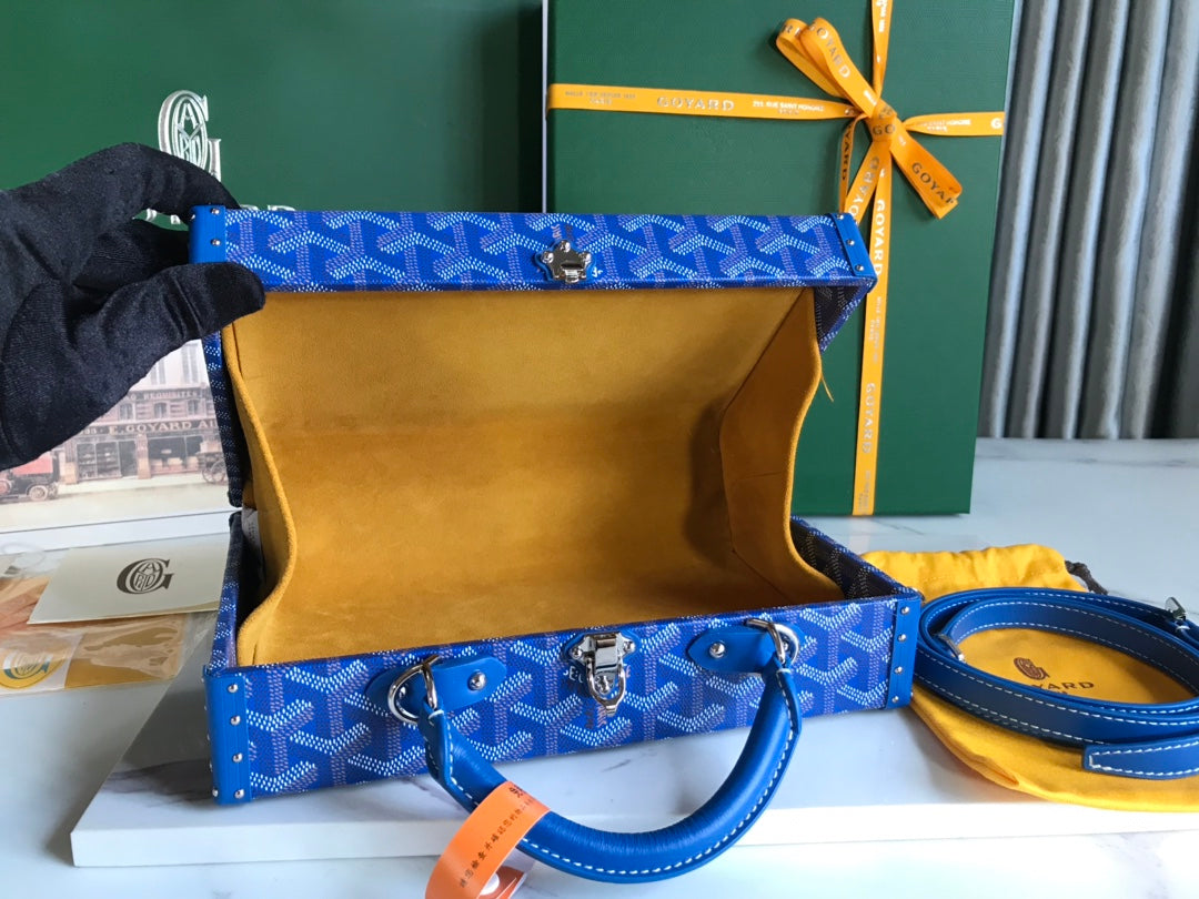 GRAND H?TEL TRUNK BAG 24 IN BLUE GOYARDINE CANVAS AND CALFSKIN