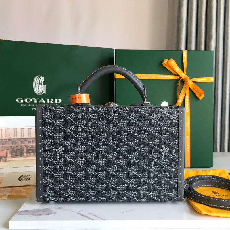 GRAND H?TEL TRUNK BAG 24 IN GREY BLACK GOYARDINE CANVAS AND CALFSKIN