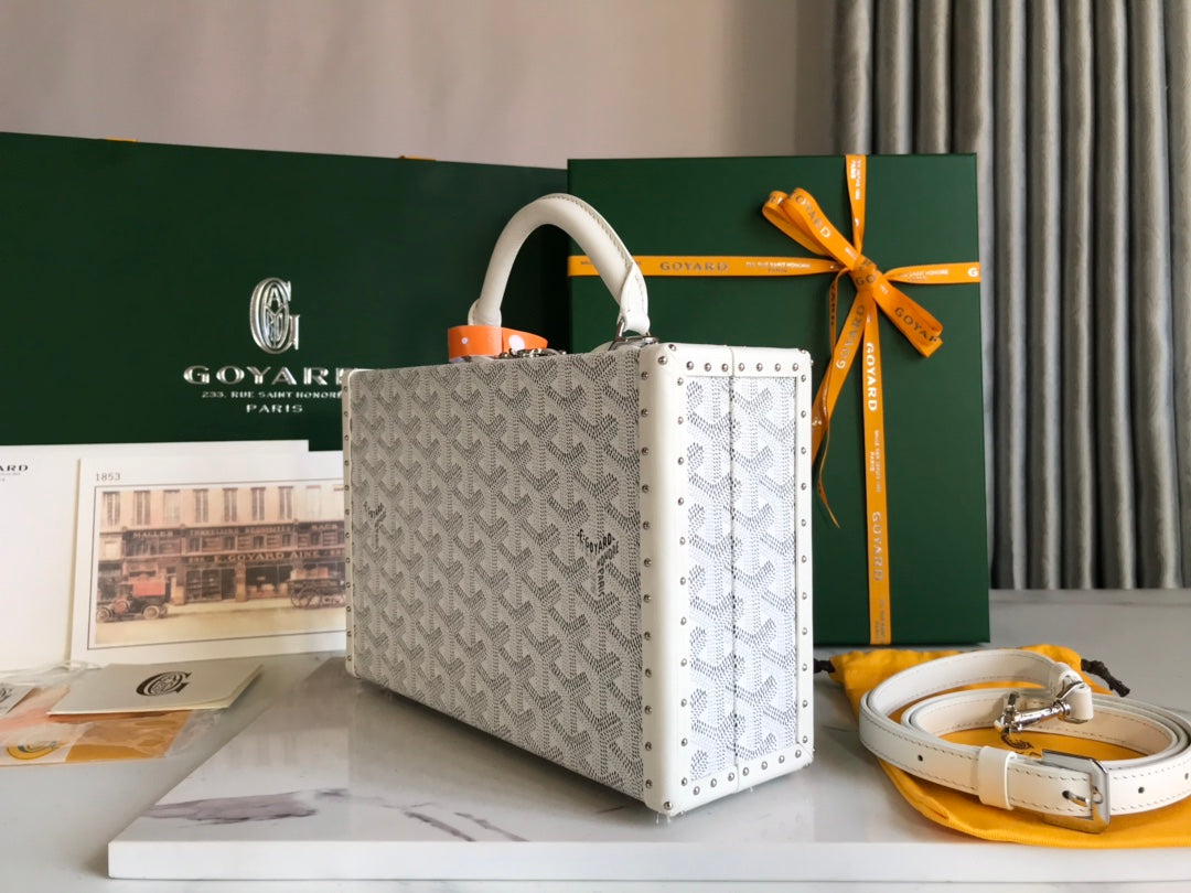 GRAND H?TEL TRUNK BAG 24 IN WHITE GOYARDINE CANVAS AND CALFSKIN