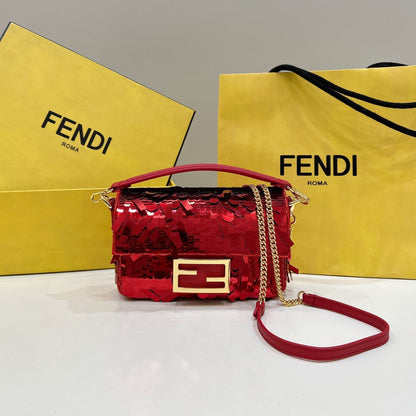 BAGUETTE MINI 19 IN RED SEQUINS GOLD HARDWARE