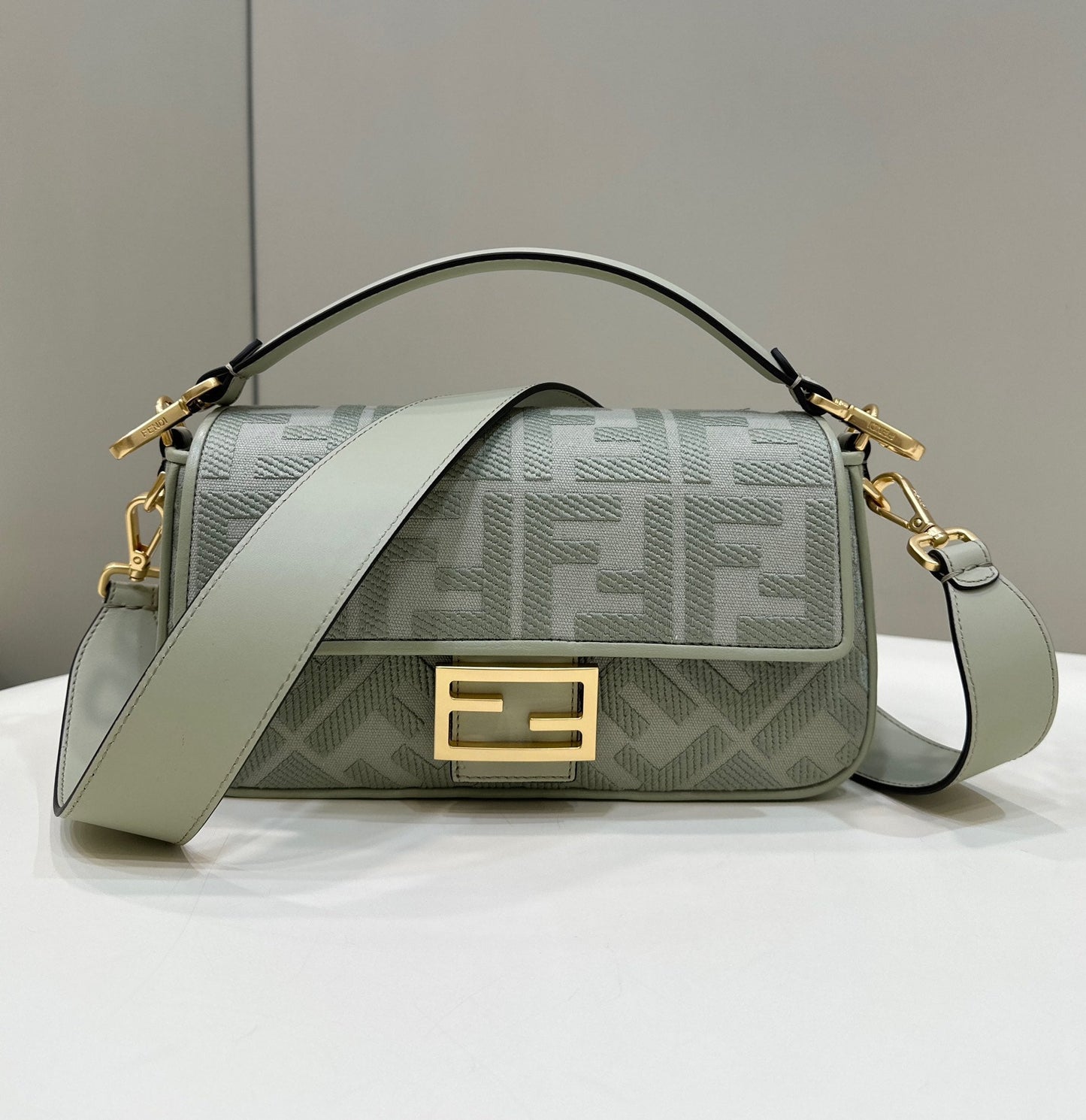 BAGUETTE WITH FF MOTIF 27 IN BITTER JACQUARD FABRIC GOLD HARDWARE