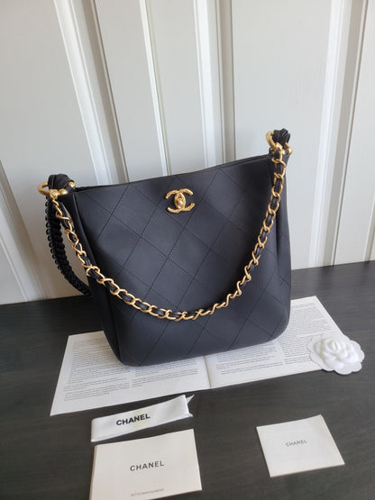cc 23s hobo bag 26cm black calfskin gold hardware