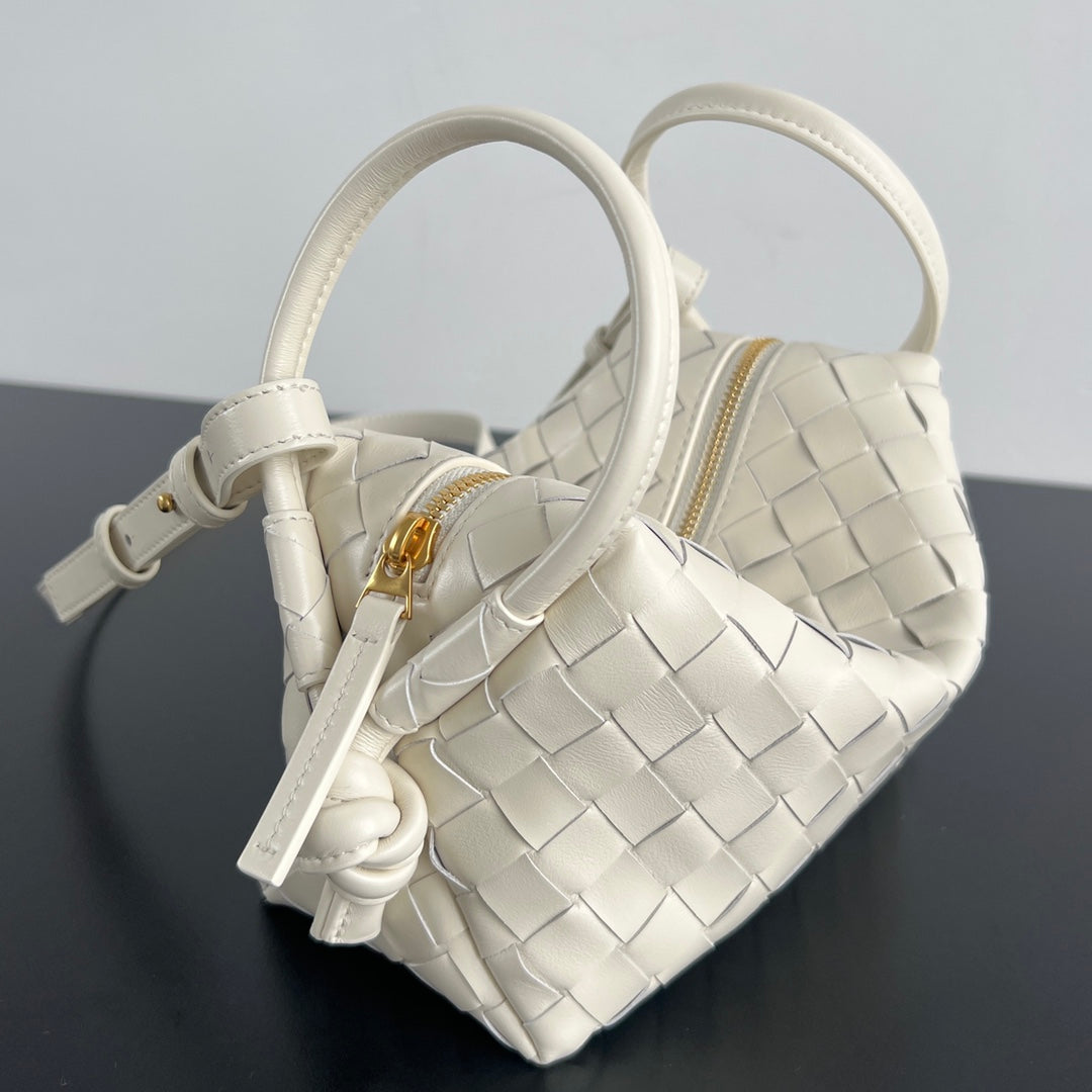 BV Loop Top Handle 19cm Cream Lambskin